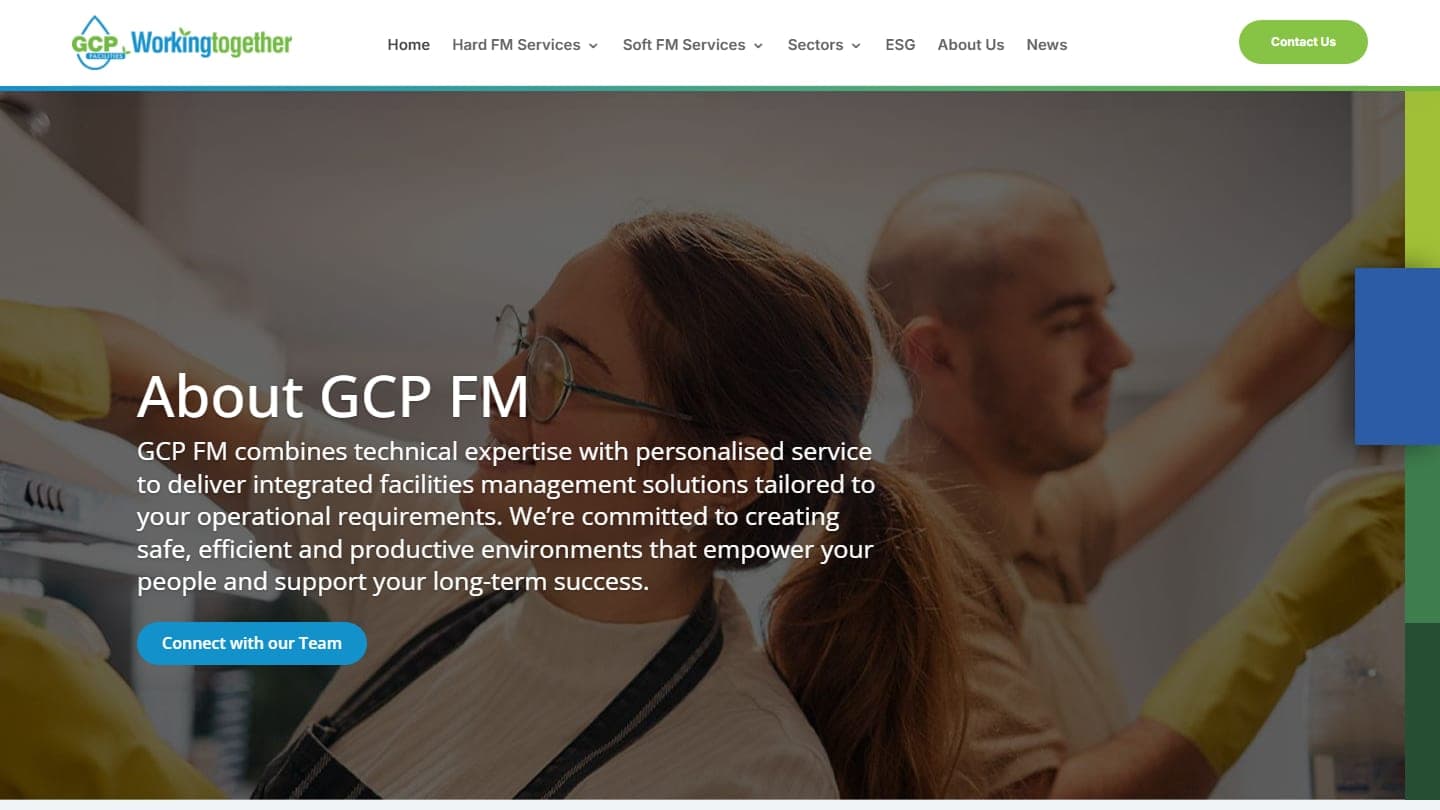 Portada de gcpfm.co.uk con el titular About GCP FM, una foto de dos personas del equipo de limpieza y el botón Connect with our Team.
